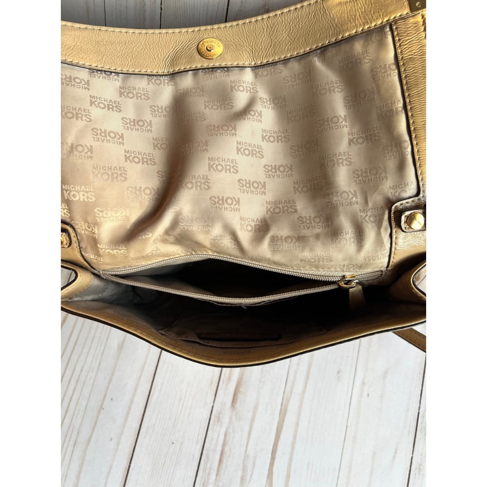Michael Kors Gold Metallic Patent Shoulder Bag Clutch Purse Y2K Evening - Picture 7 of 13